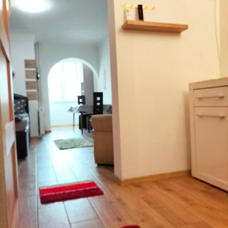 Regy Apartment Орадеа Екстериор снимка