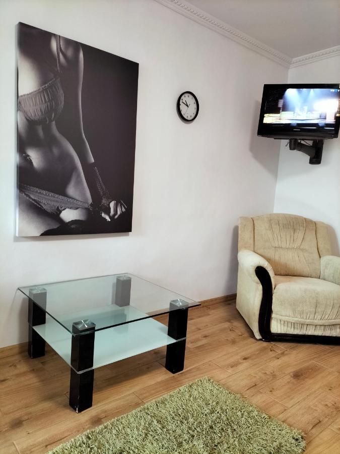 Regy Apartment Орадеа Екстериор снимка