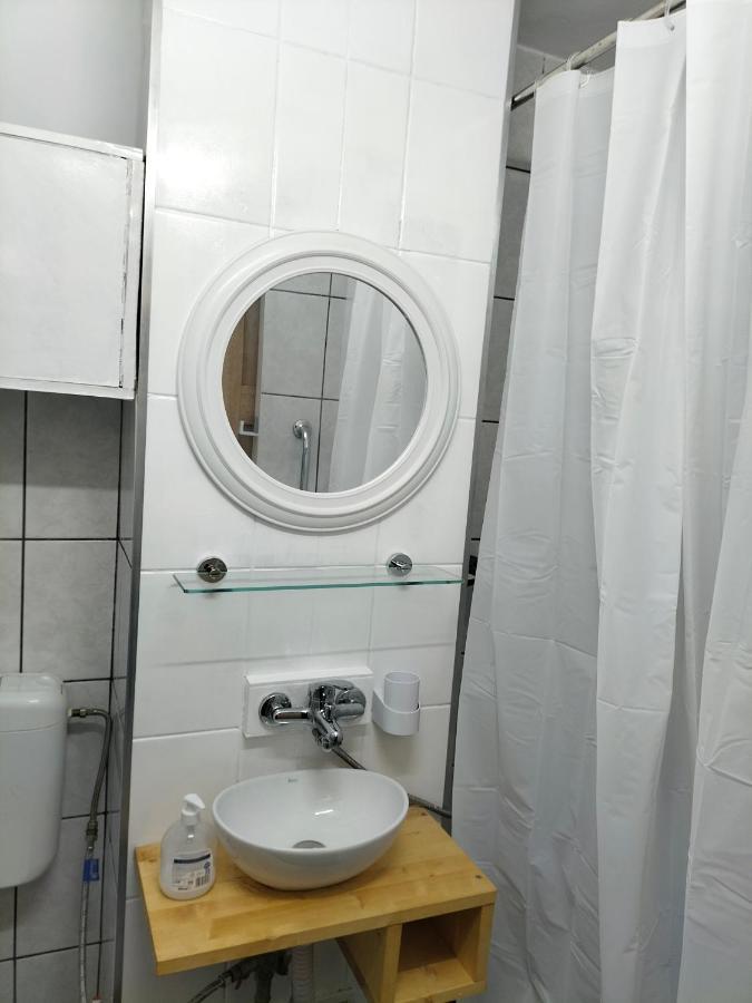 Regy Apartment Орадеа Екстериор снимка