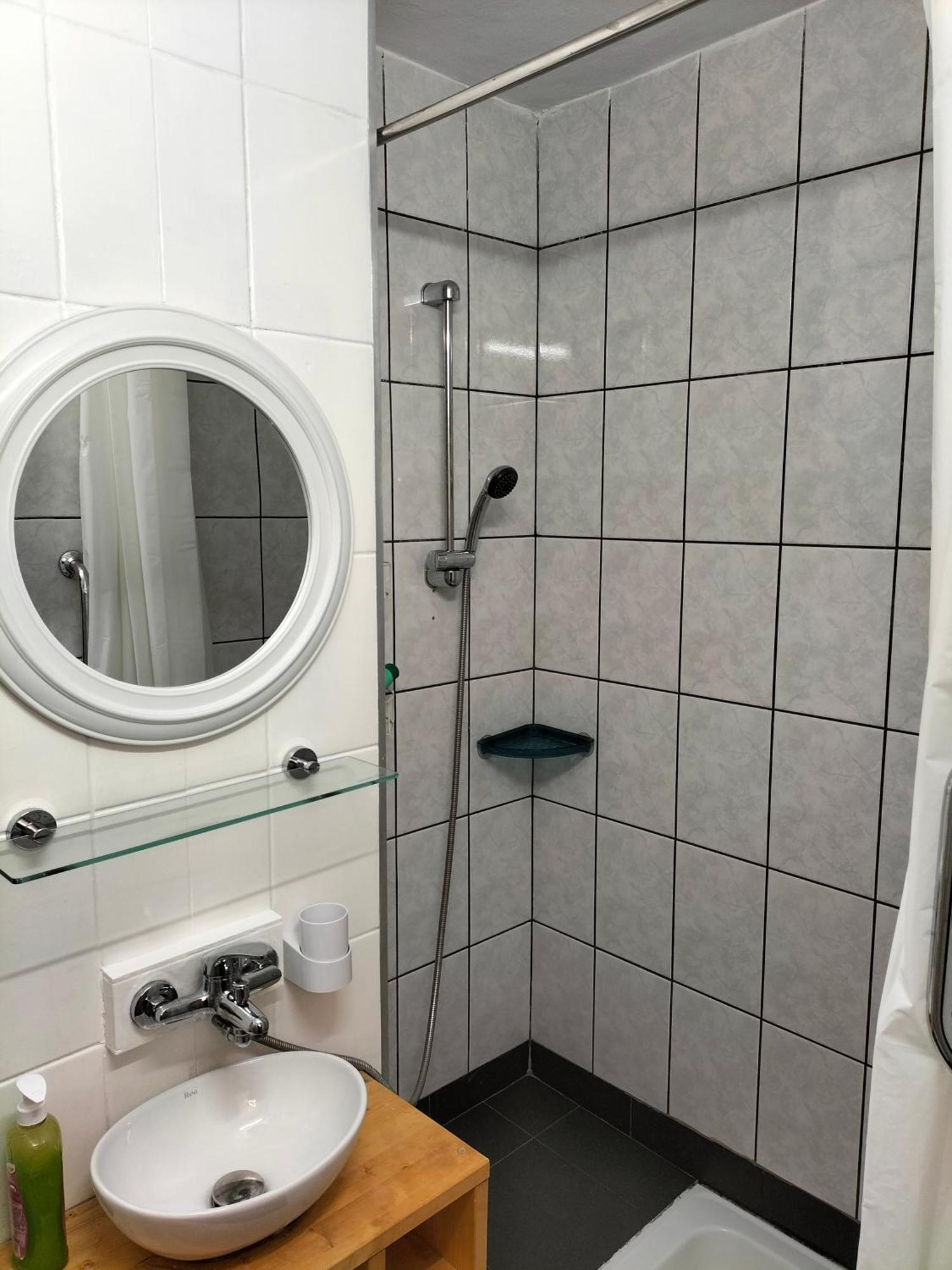 Regy Apartment Орадеа Стая снимка